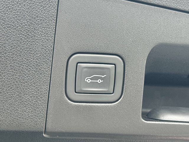 Certified 2023 Cadillac XT4 Premium Luxury w/ Enhanced Visibility Package AWD/4WD image 20