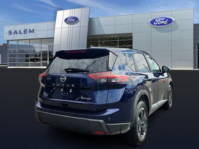 Used 2024 Nissan Rogue SV AWD/4WD image 3