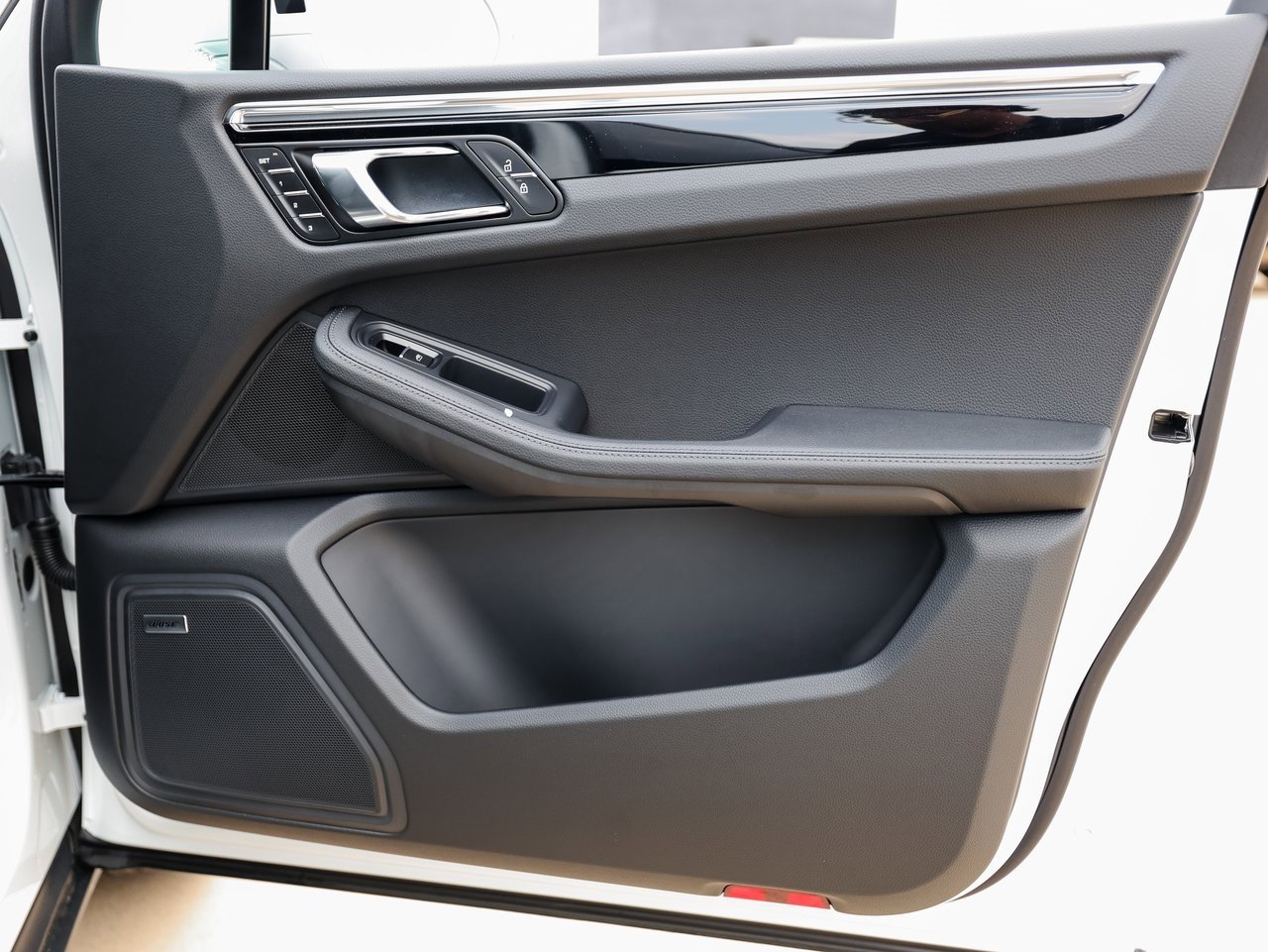 New 2026 Porsche Macan S image 26