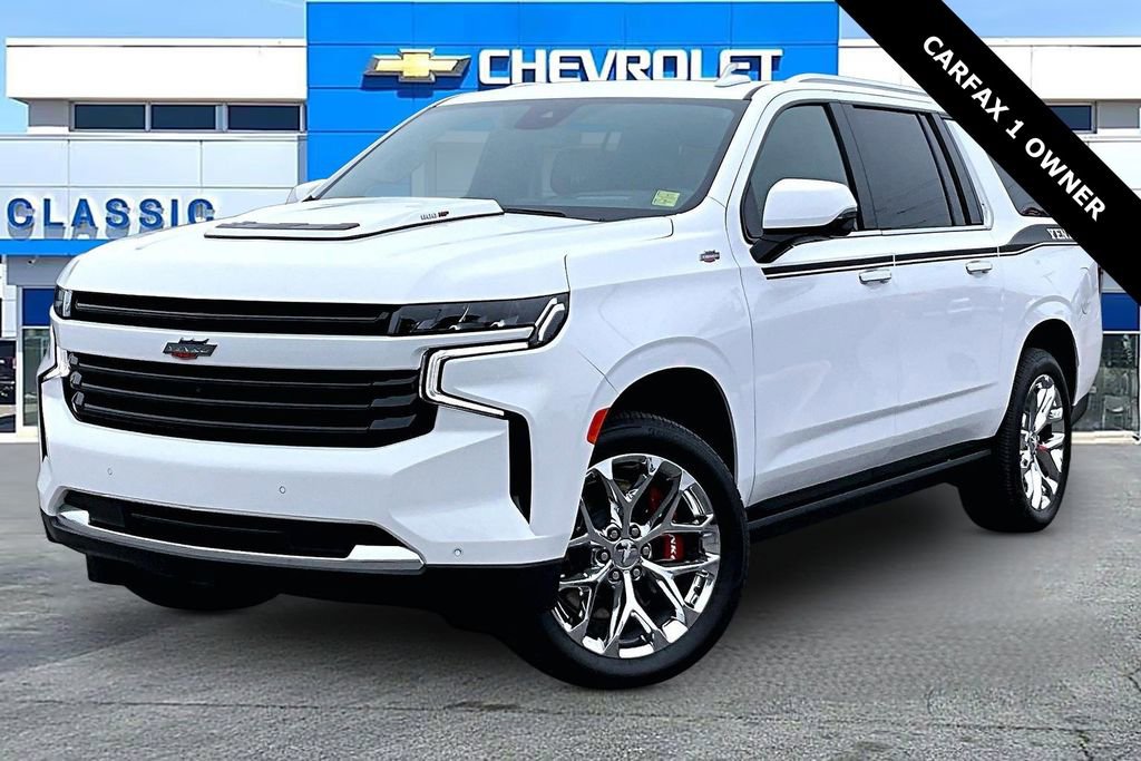Used 2023 Chevrolet Suburban High Country AWD/4WD image 3