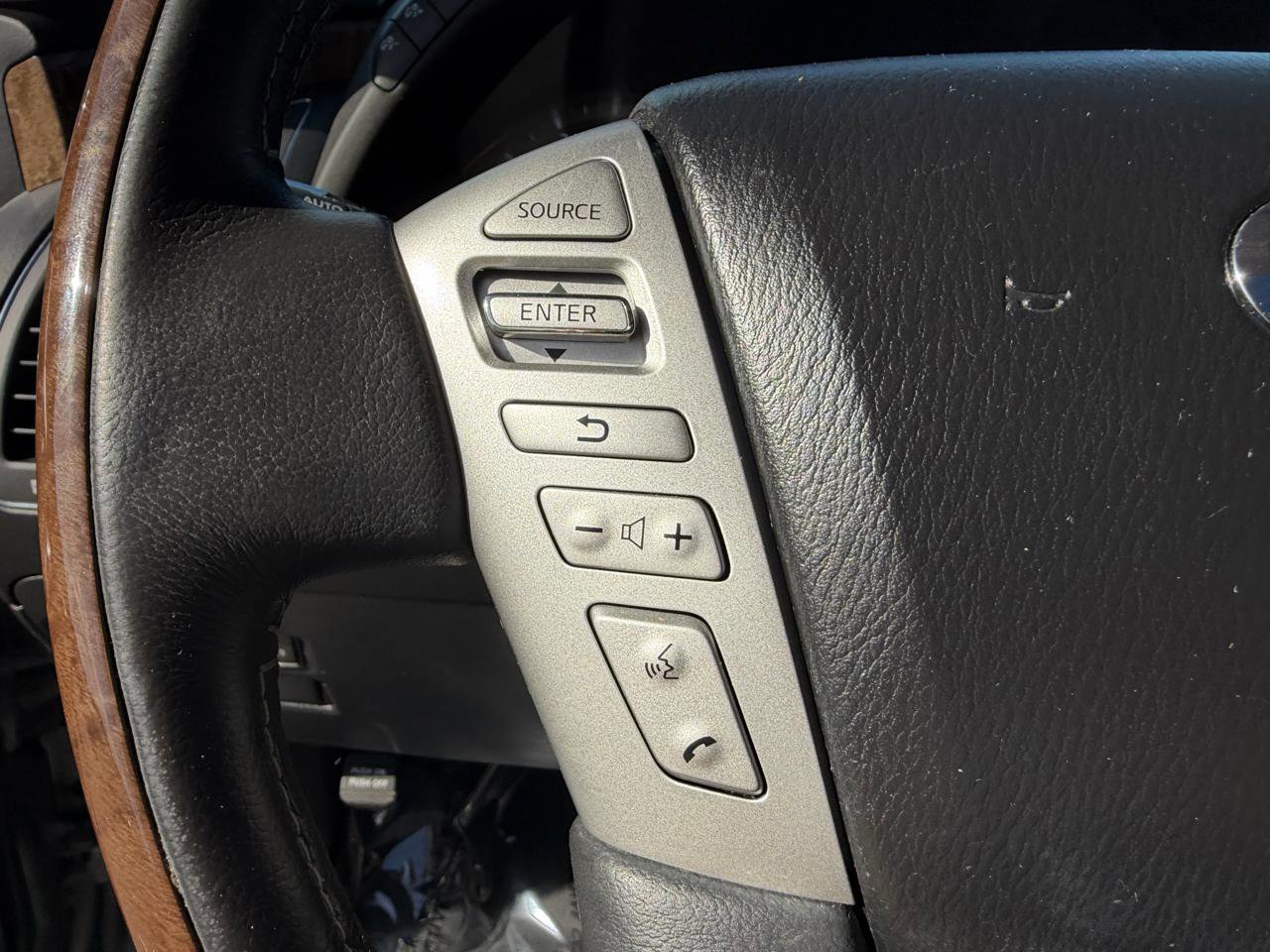 Used 2015 INFINITI QX80 2WD w/ 22" Wheel Package image 32