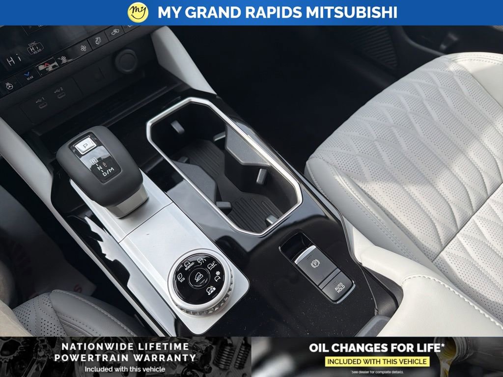 New 2026 Mitsubishi Outlander SEL image 20