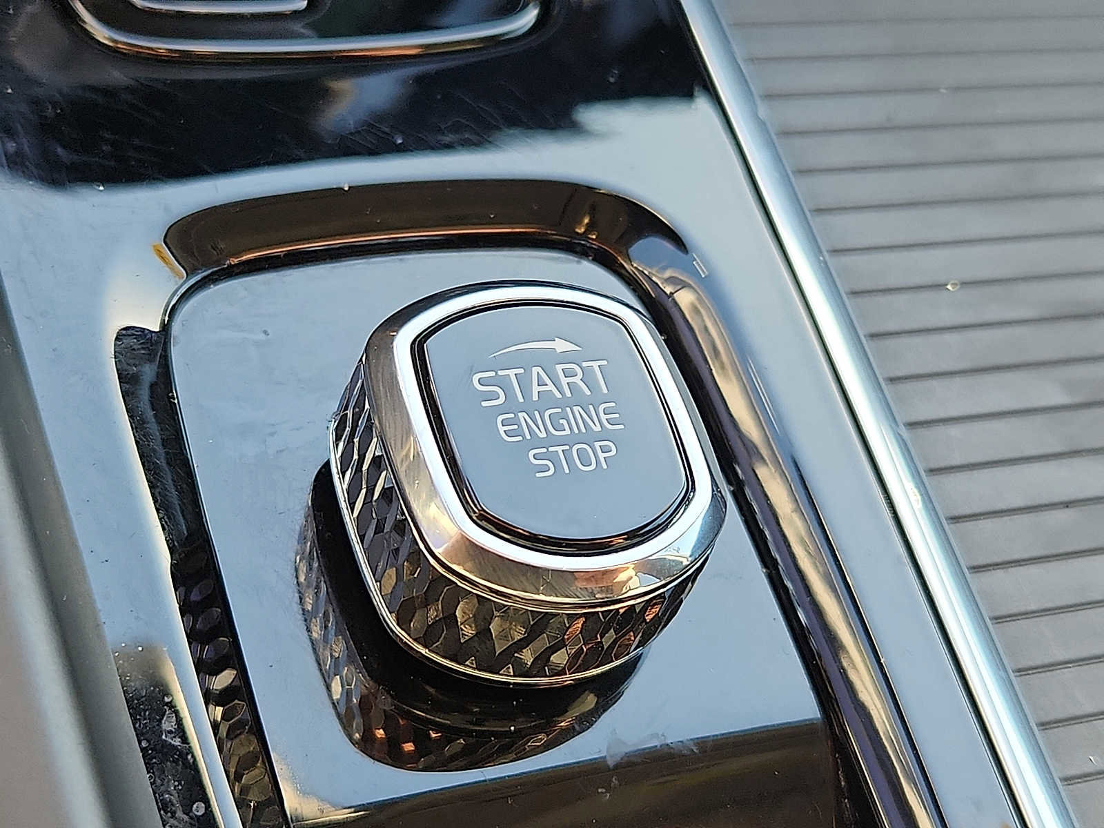 Certified 2023 Volvo XC60 B5 Core w/ Climate Package image 22