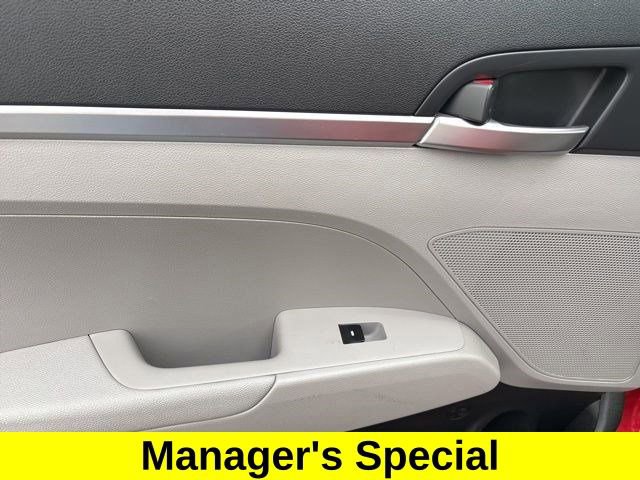 Used 2019 Hyundai Elantra SE image 30