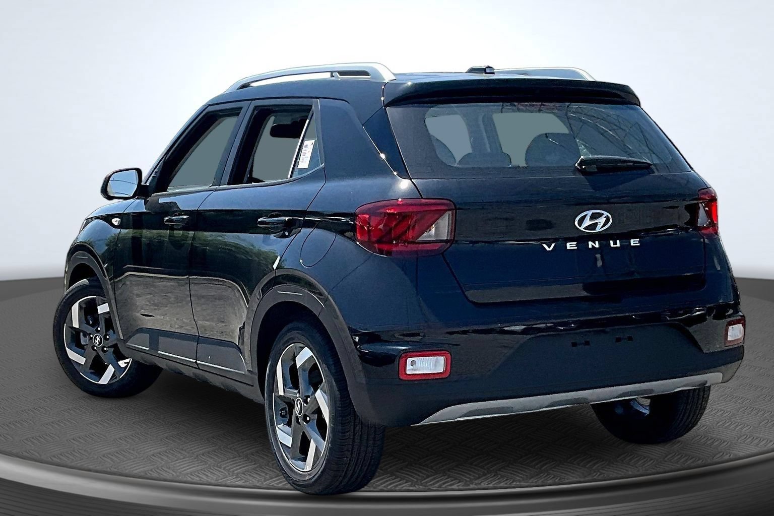 New 2026 Hyundai Venue SEL FWD image 4