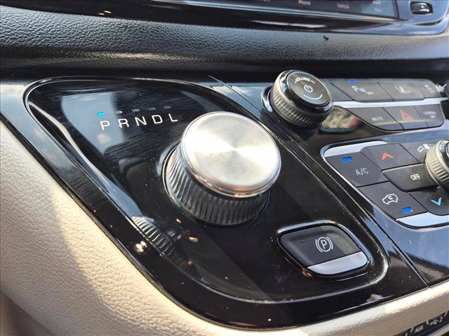 Used 2023 Chrysler Pacifica Touring-L FWD image 12