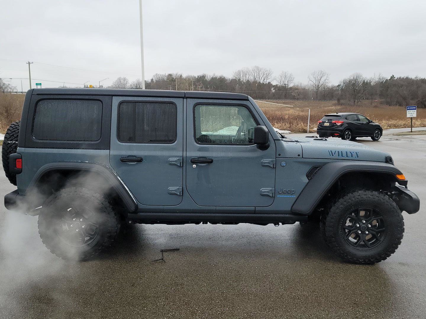 Used 2025 Jeep Wrangler Willys image 10