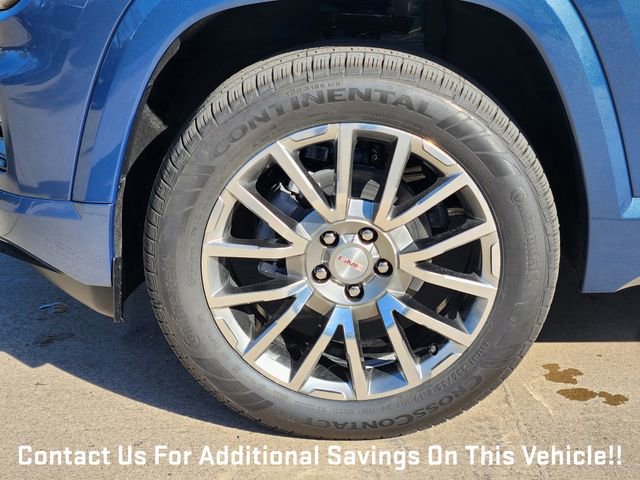 New 2026 GMC Terrain Denali w/ LPO, Black Badging Package image 7