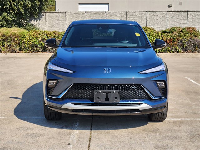 Used 2024 Buick Envista Sport Touring w/ Experience Buick Package image 2