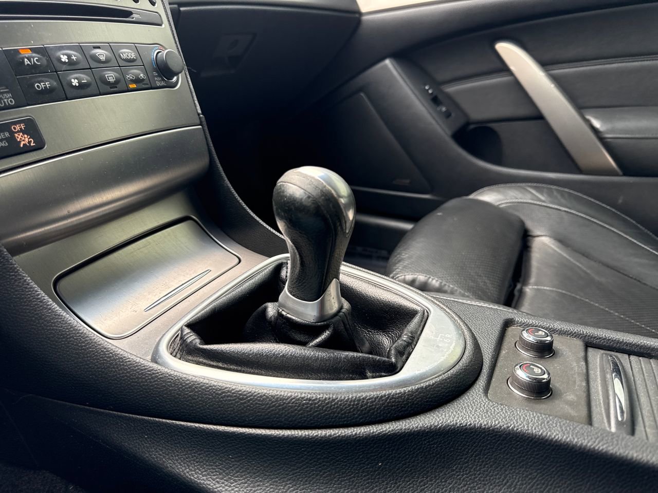 Used 2010 INFINITI G37 Sport w/ Navigation Pkg image 22