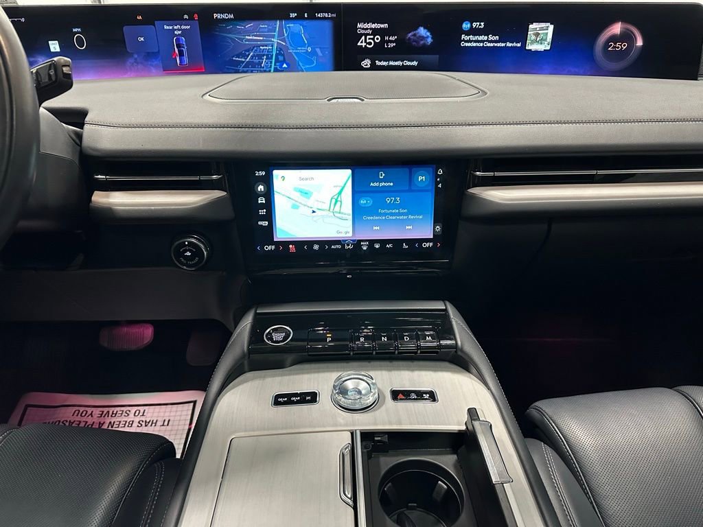 Used 2025 Lincoln Navigator Reserve image 38