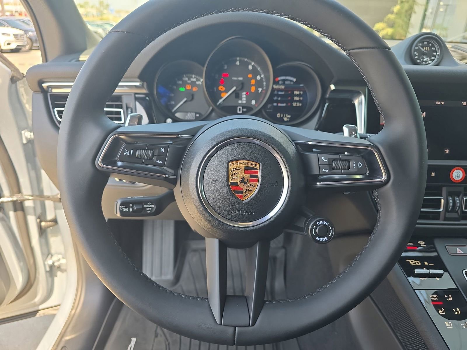 New 2026 Porsche Macan image 19