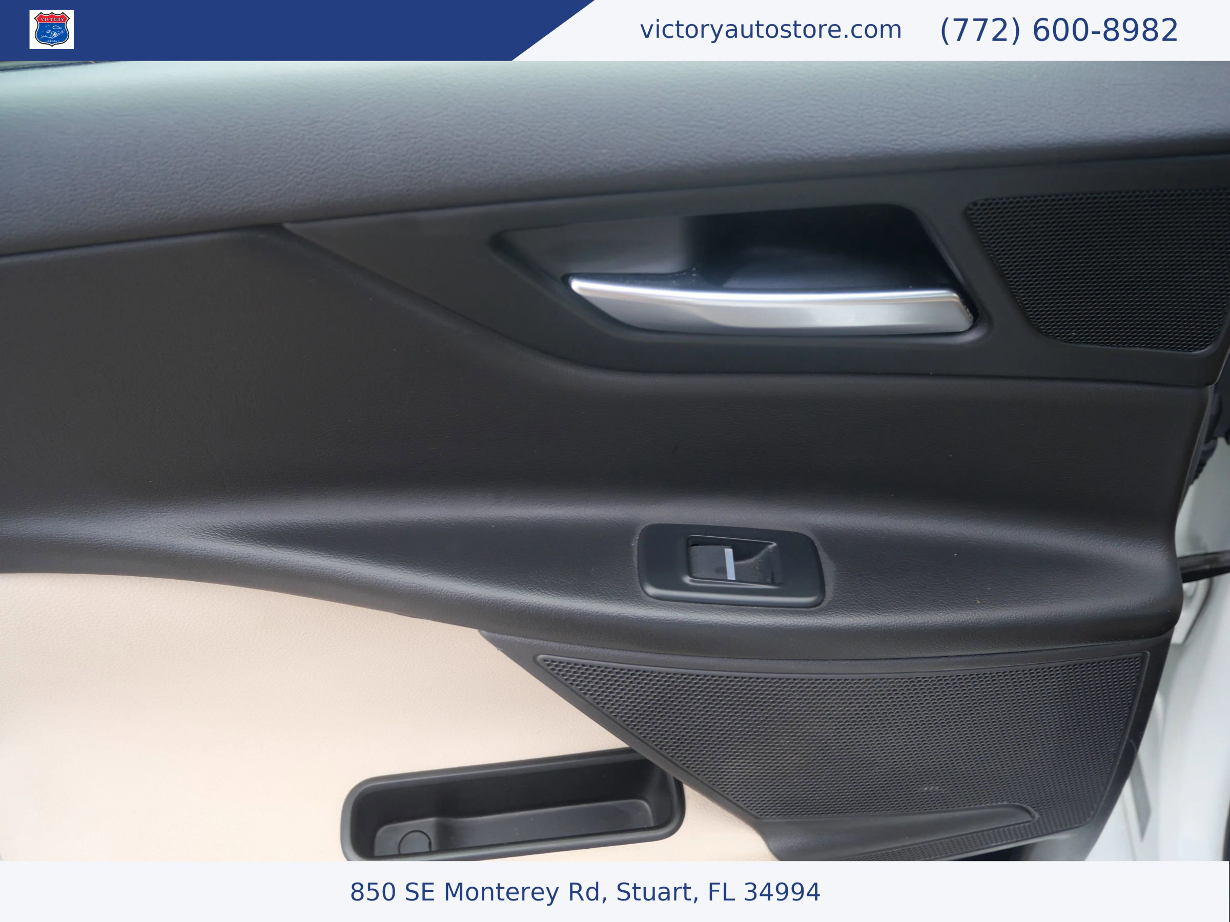 Used 2018 Jaguar XE image 37