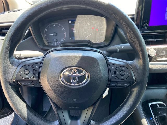 Used 2025 Toyota Corolla LE FWD image 17