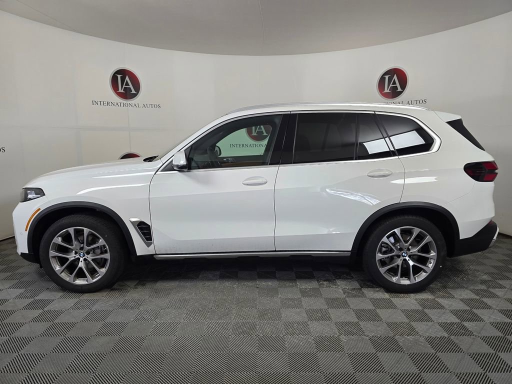 Used 2024 BMW X5 xDrive40i w/ Parking Assistance Package AWD/4WD image 6