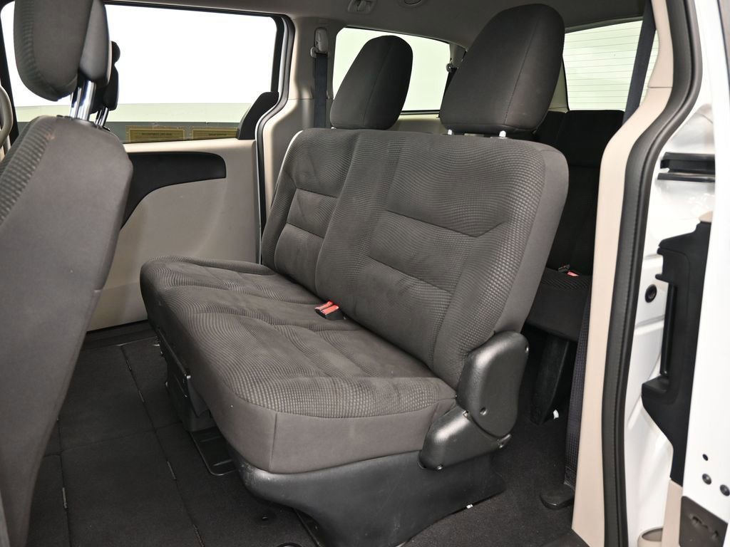 Used 2020 Dodge Grand Caravan SE image 27