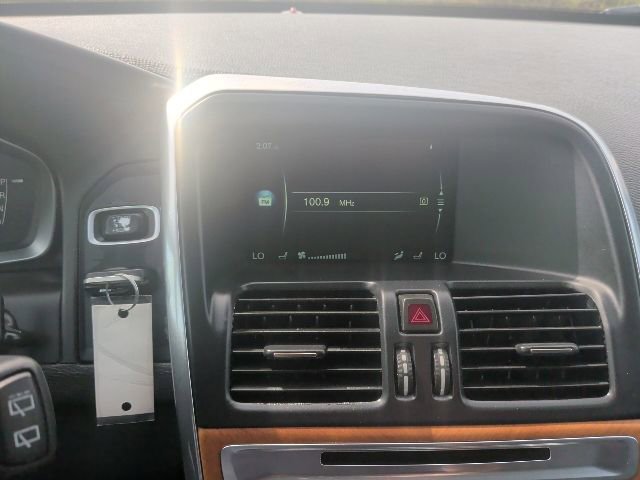 Used 2017 Volvo XC60 T5 Inscription image 24