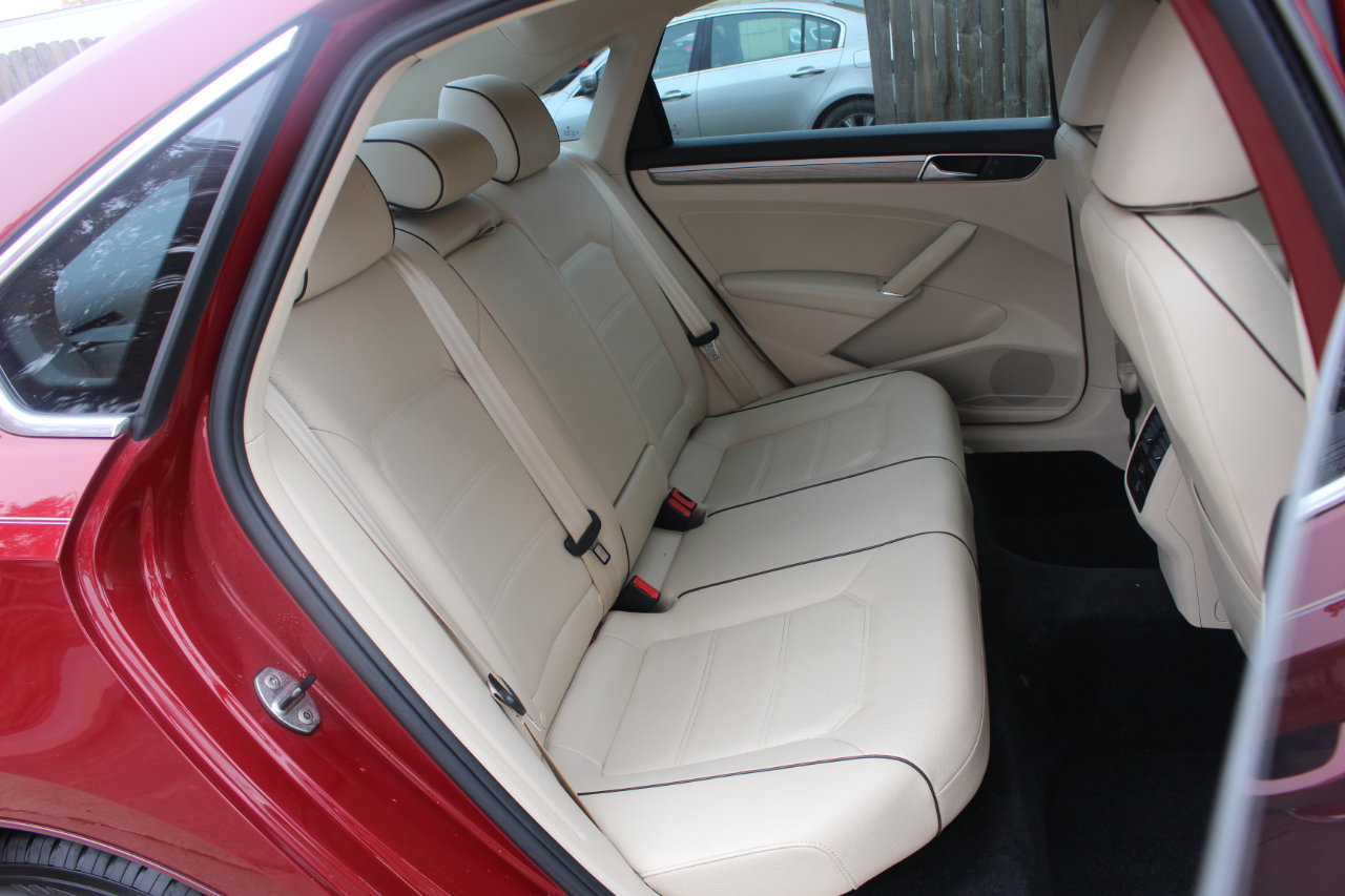 Used 2017 Volkswagen Passat 1.8T SE image 36