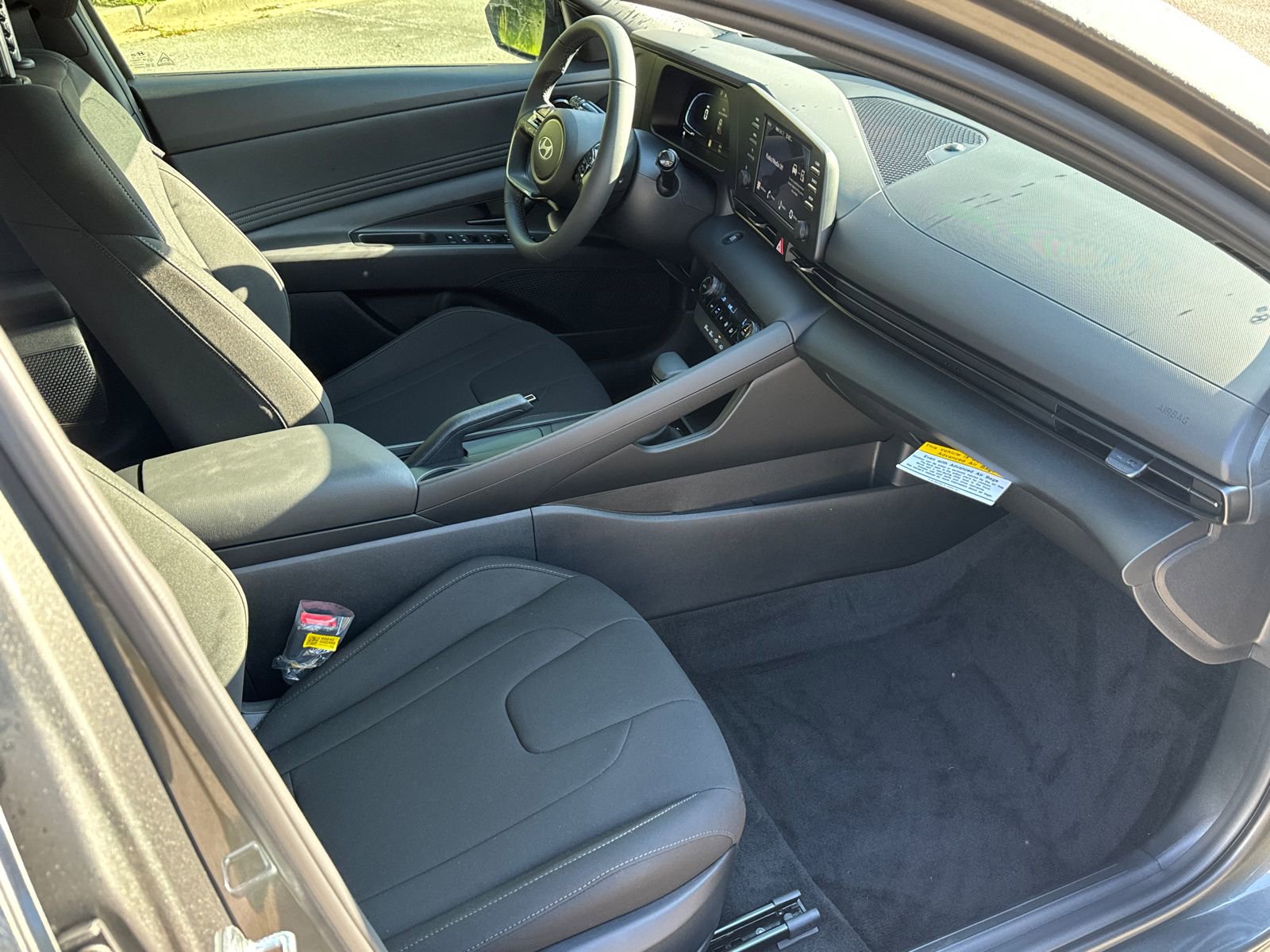 New 2025 Hyundai Elantra Sport image 13