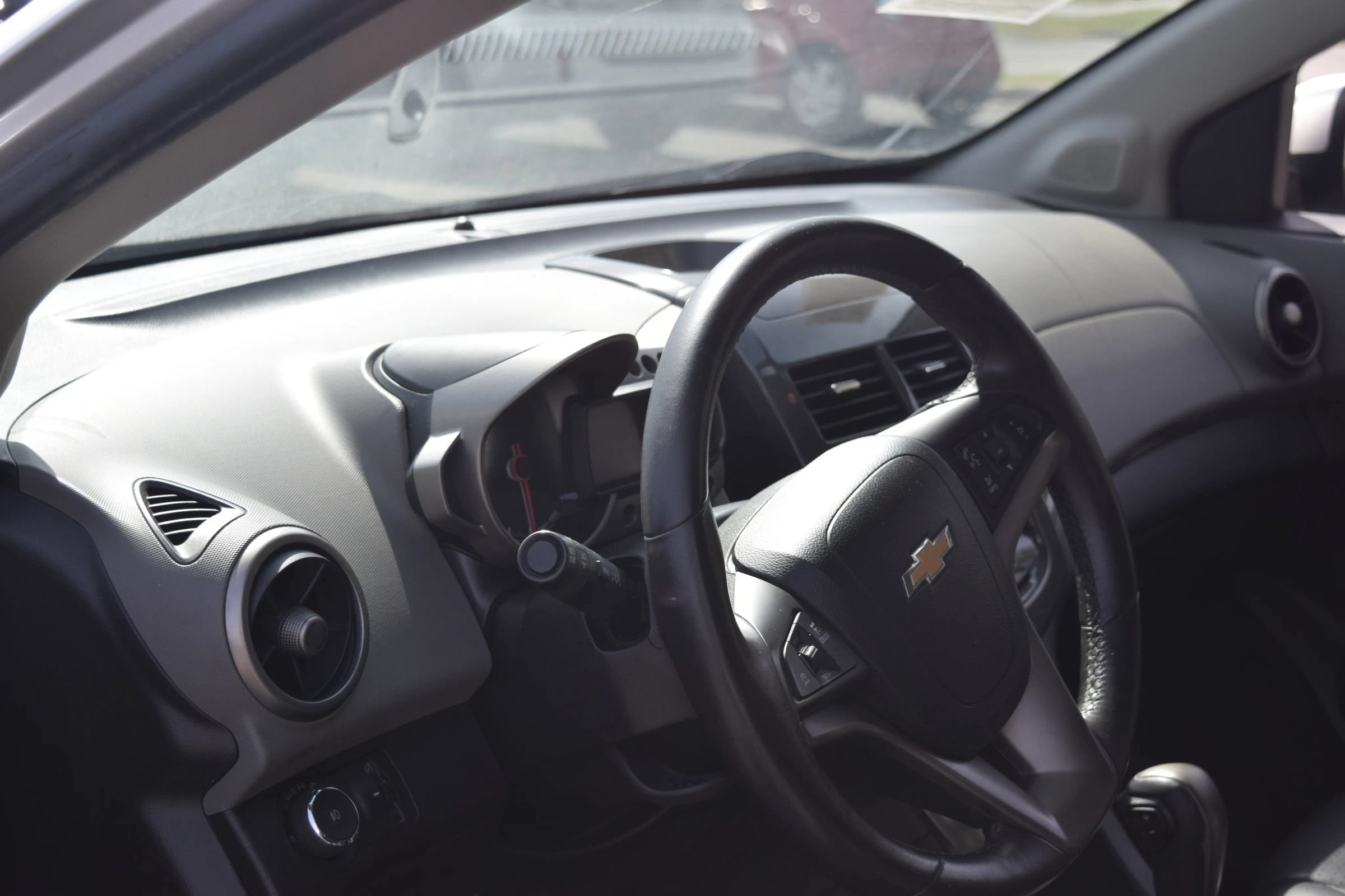 Used 2015 Chevrolet Sonic LTZ FWD image 5