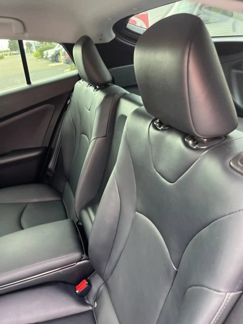 Used 2017 Toyota Prius Prime Advanced w/ Carpet Mat Package FWD image 9