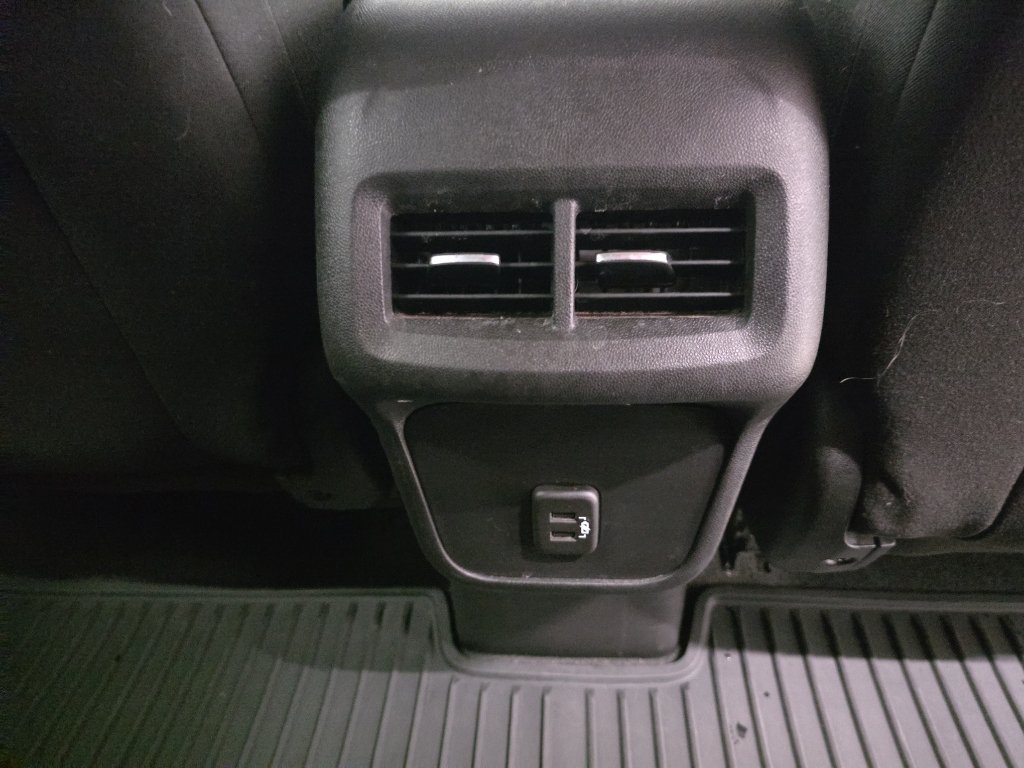 Used 2024 Chevrolet Equinox LT FWD image 8