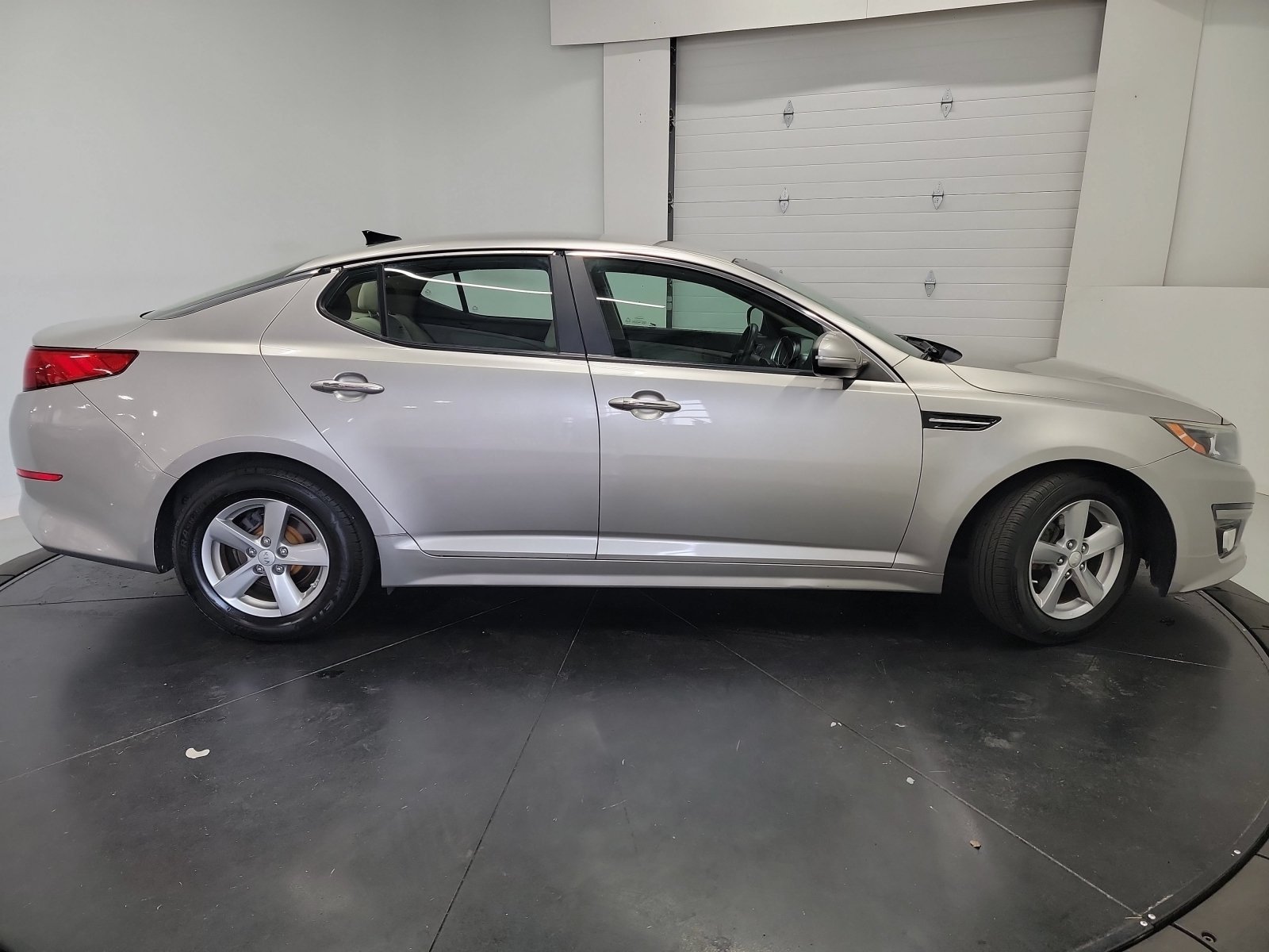 Used 2015 Kia Optima LX FWD image 11