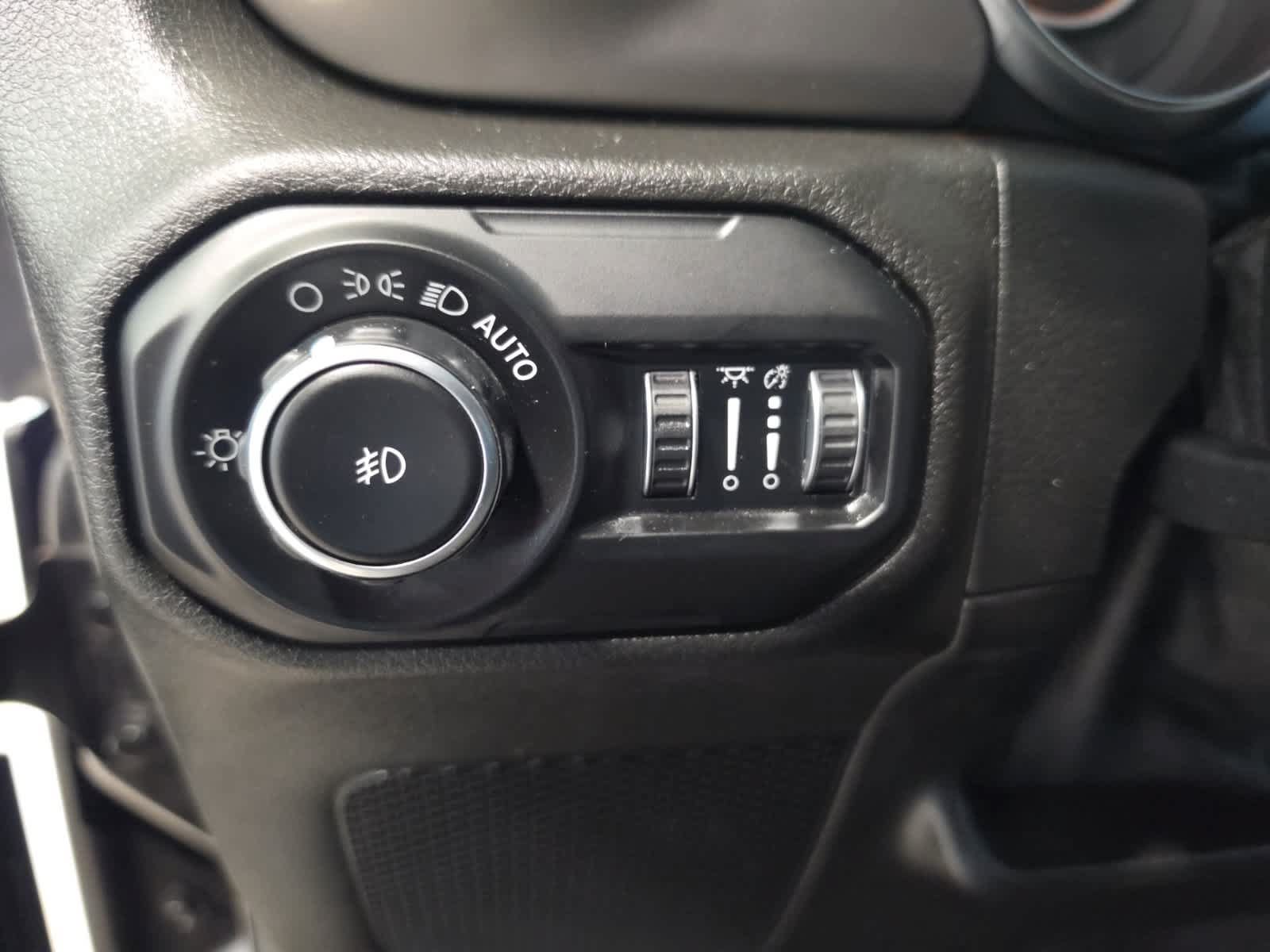 Used 2020 Jeep Wrangler Sport AWD/4WD image 20