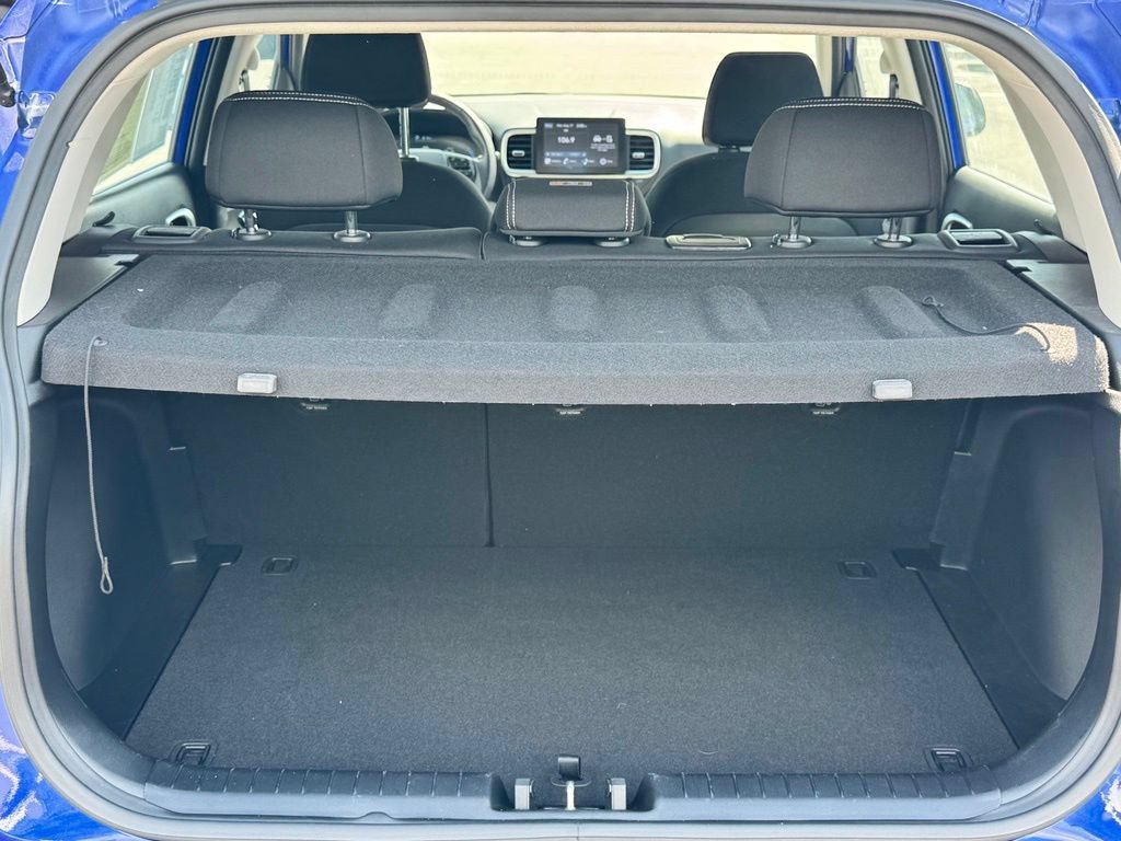 Used 2025 Hyundai Venue SEL FWD image 32