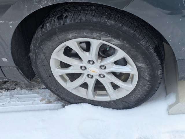 Used 2018 Chevrolet Equinox LT w/ Sun & Infotainment Package image 8