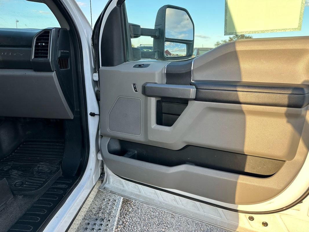 Used 2019 Ford F550 XLT image 12