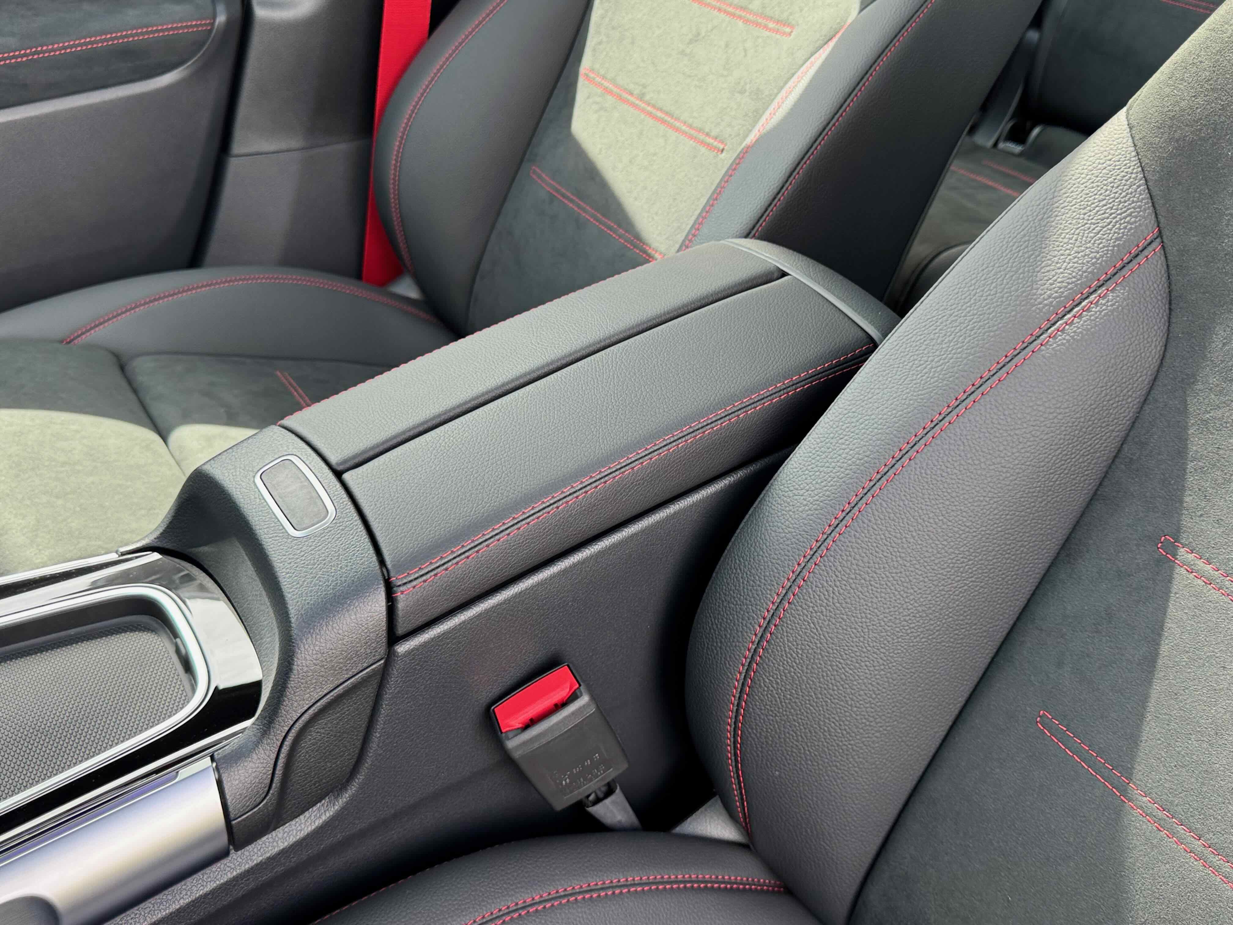 New 2025 Mercedes-Benz GLB 35 AMG 4MATIC image 26