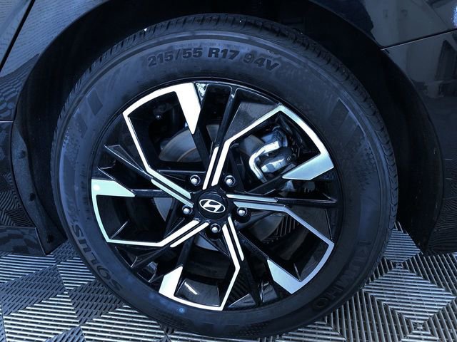 Used 2025 Hyundai Sonata SEL FWD image 16