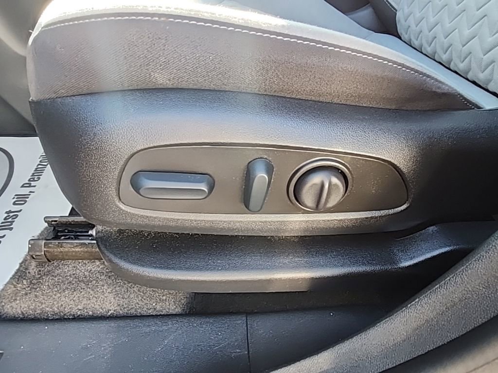 Used 2023 Chevrolet Equinox LT w/ LPO, Floor Liner Package image 22