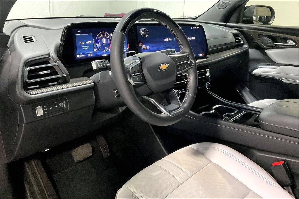 Used 2025 Chevrolet Traverse High Country w/ LPO, Floor Liner Package AWD/4WD image 16