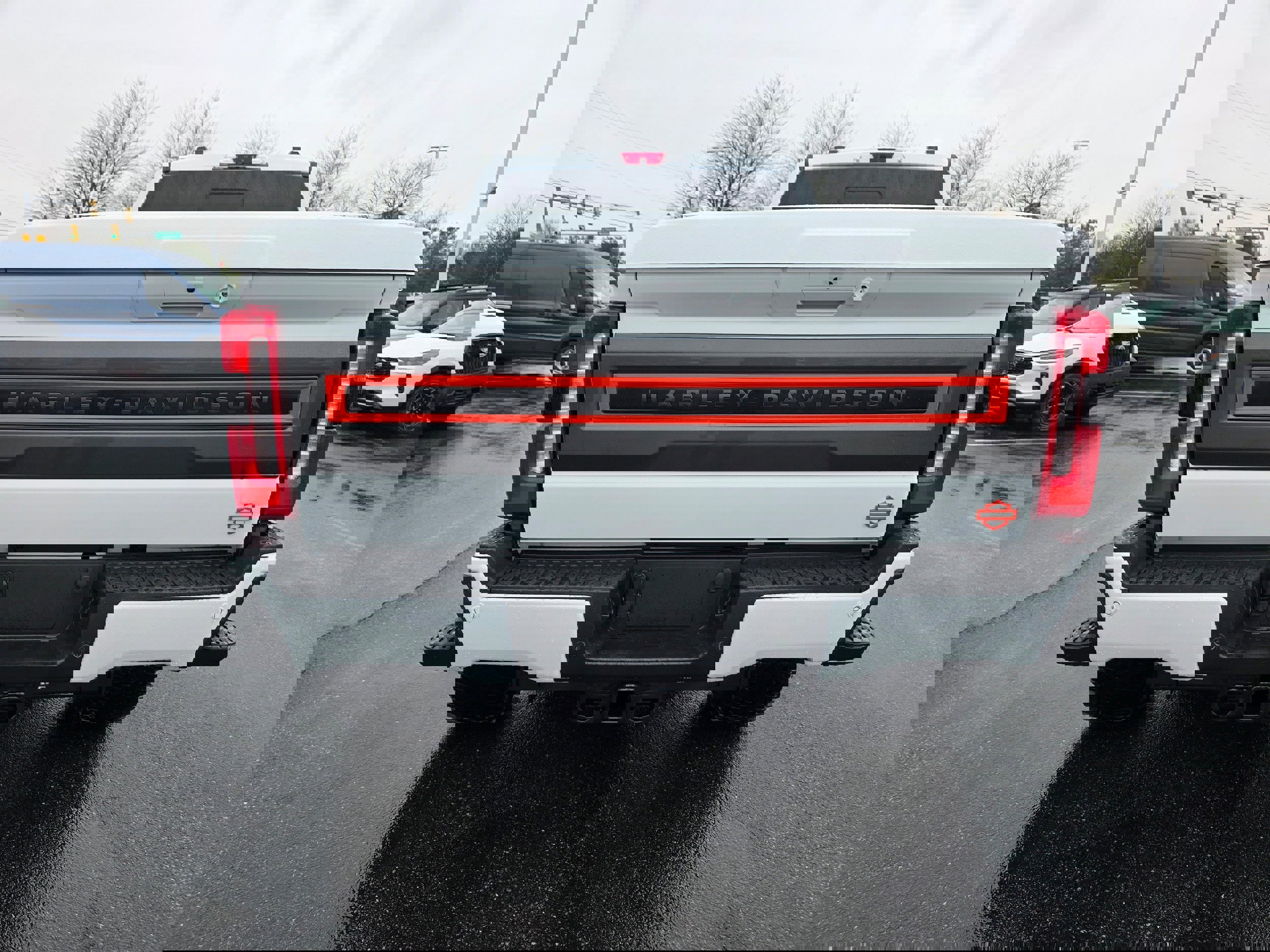 New 2026 Ford F250 Lariat w/ Black Appearance Package image 4