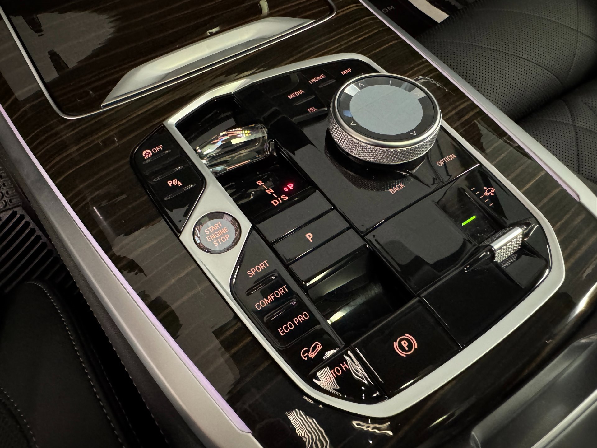 Used 2025 BMW X7 xDrive40i w/ Premium Package image 30