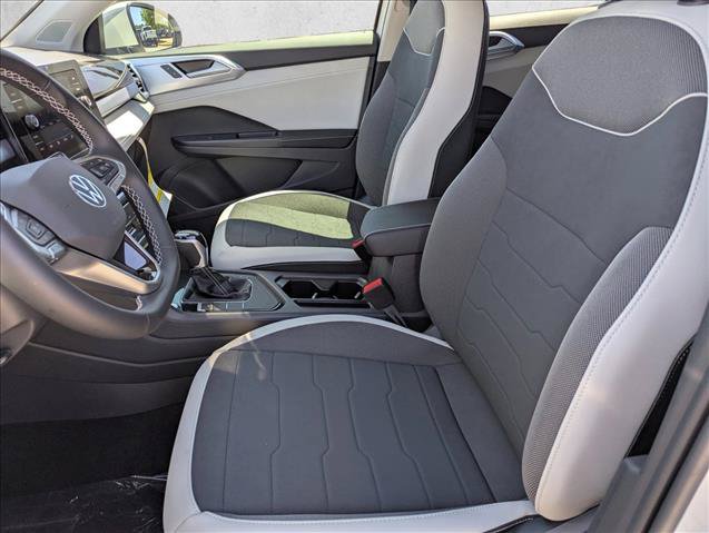 New 2026 Volkswagen Taos SE FWD image 22