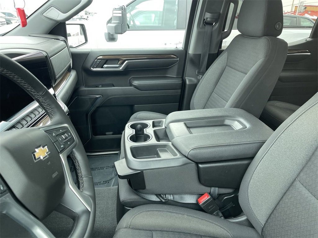 Used 2023 Chevrolet Silverado 1500 LT image 4