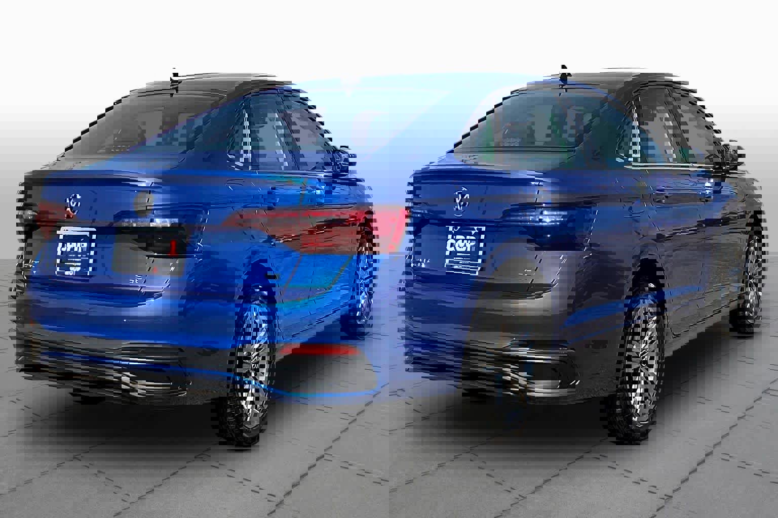 Used 2024 Volkswagen Jetta SE FWD image 13