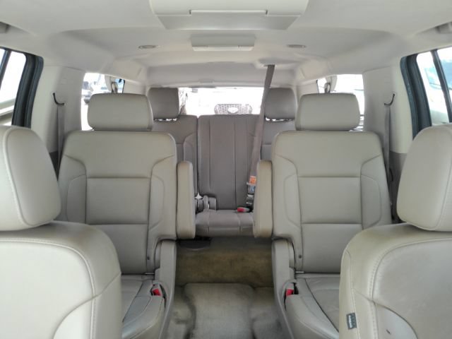 Used 2016 Chevrolet Suburban LT RWD image 40