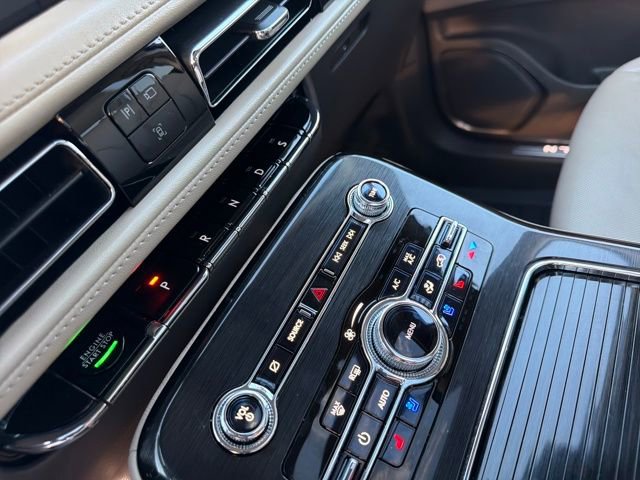 Used 2023 Lincoln Nautilus Reserve image 28