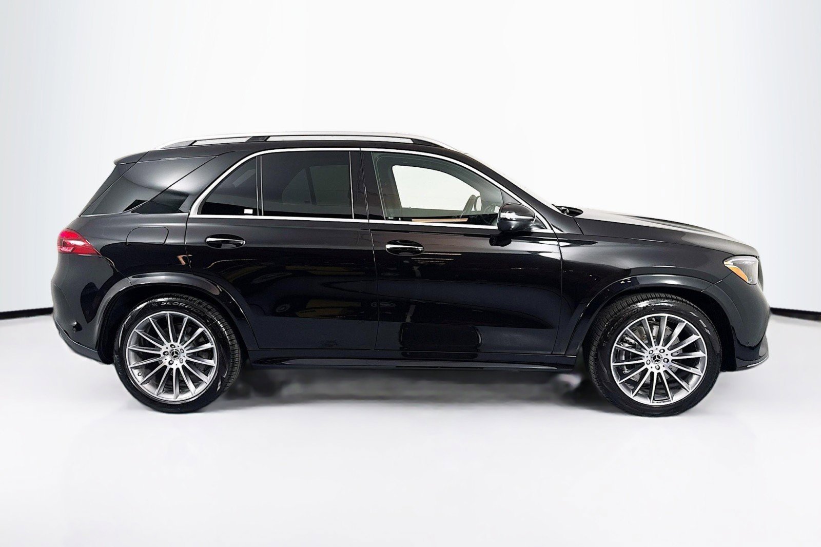 New 2025 Mercedes-Benz GLE 580 4MATIC image 4