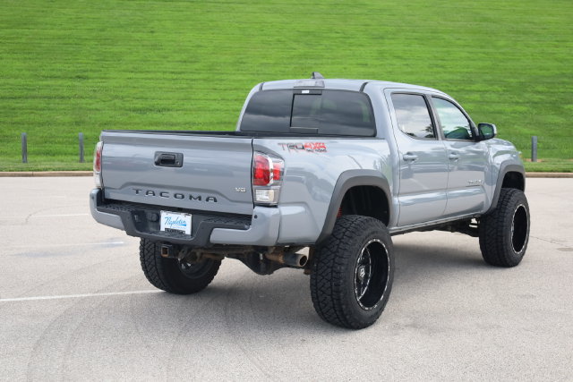 Used 2020 Toyota Tacoma TRD Off-Road w/ TRD Premium Off Road Package AWD/4WD image 5