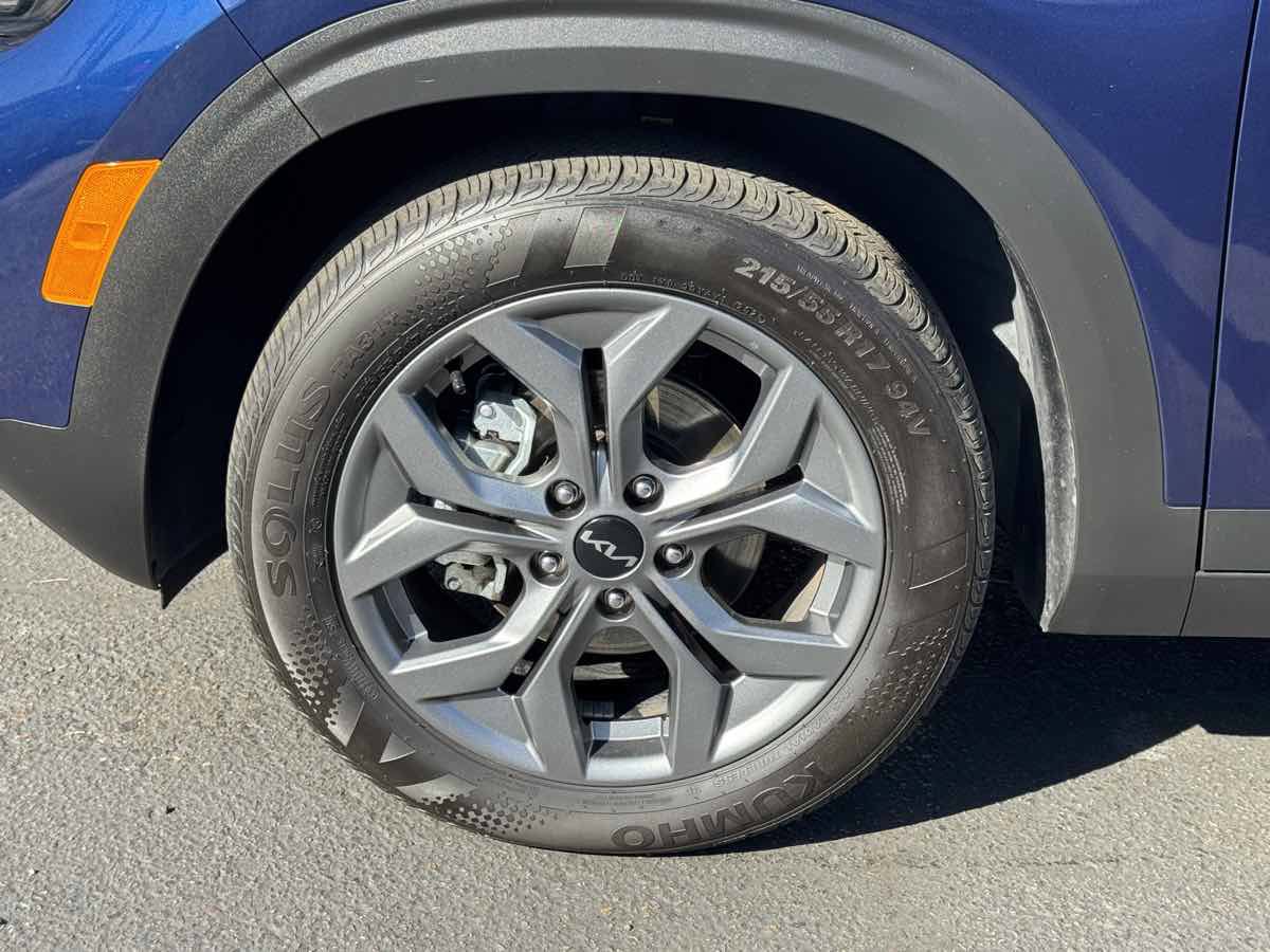 Used 2026 Kia Seltos LX FWD image 6