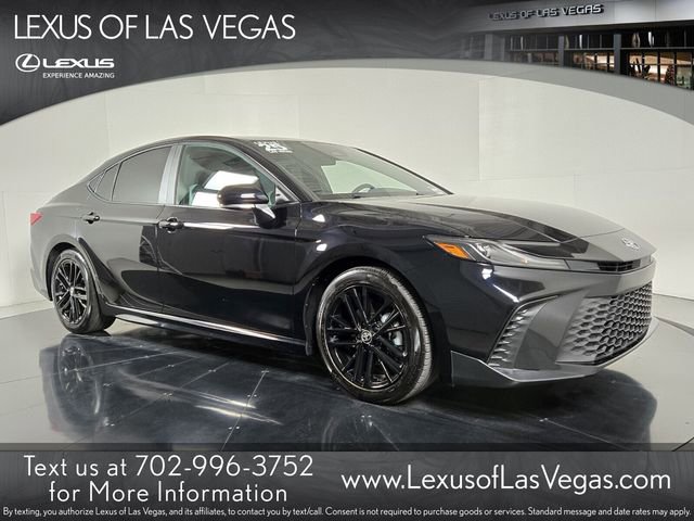 Used 2025 Toyota Camry SE image 1