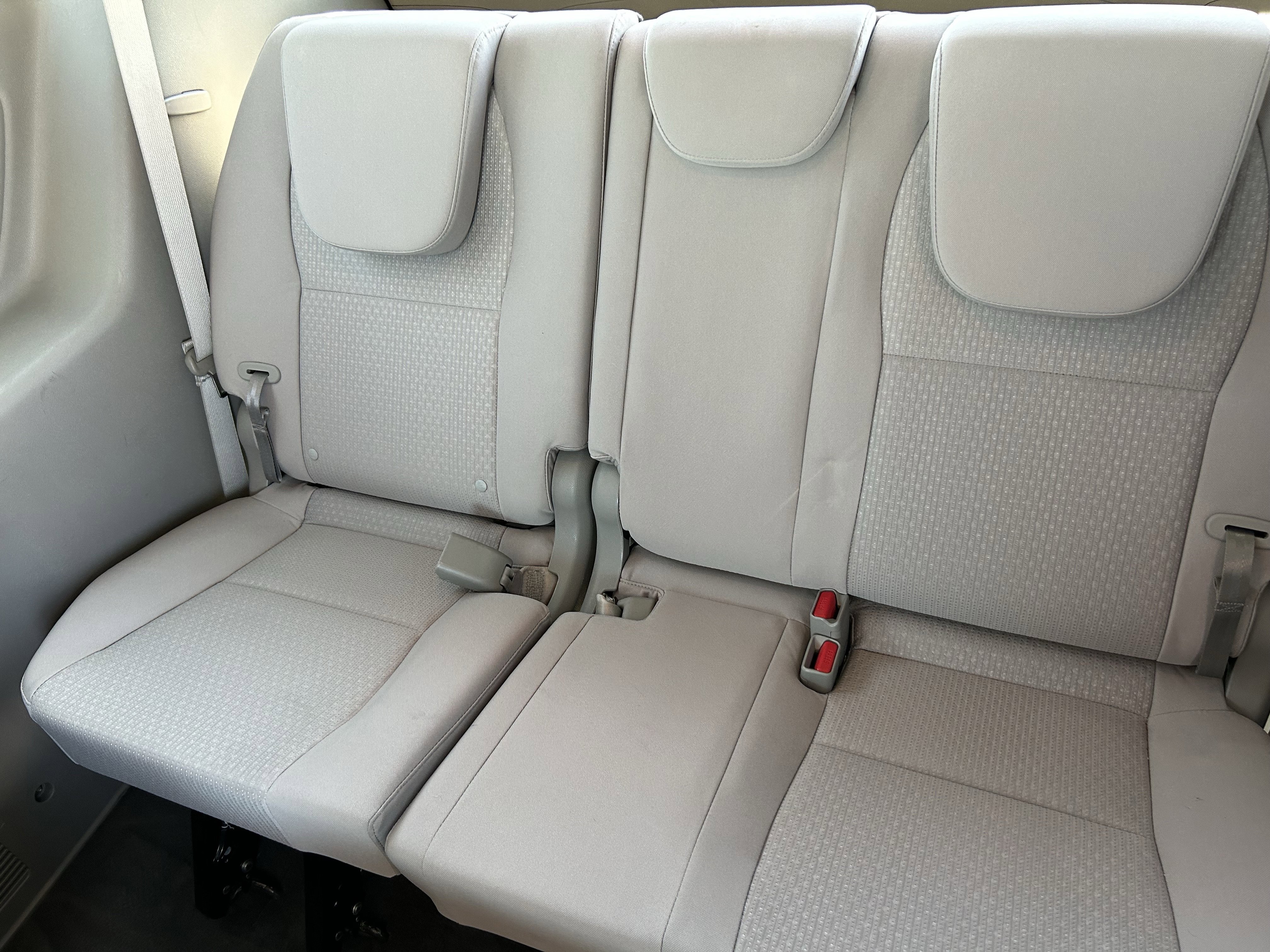 Used 2016 Kia Sedona LX w/ LX Convenience Package image 17