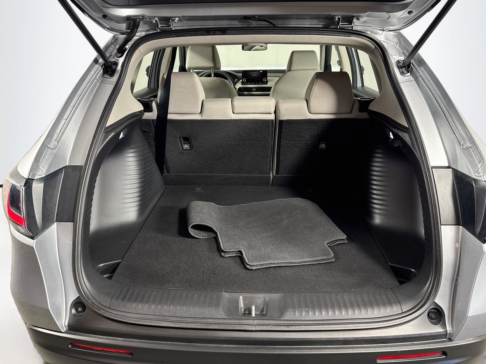 Used 2025 Honda HR-V LX image 8