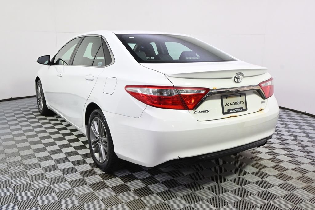 Used 2015 Toyota Camry SE FWD image 4