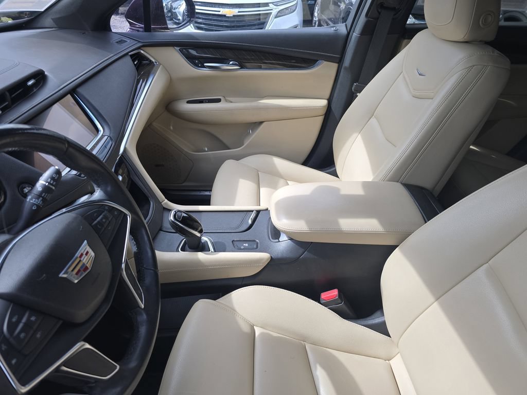 Used 2018 Cadillac XT5 FWD image 14